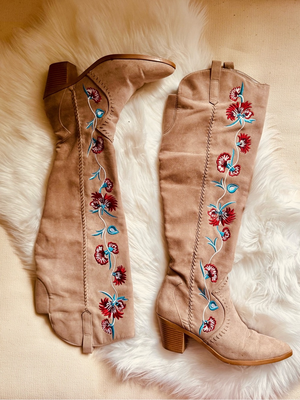 Carlos Santana Embroidered Knee-High Women's Boots - Picture 2 of 8